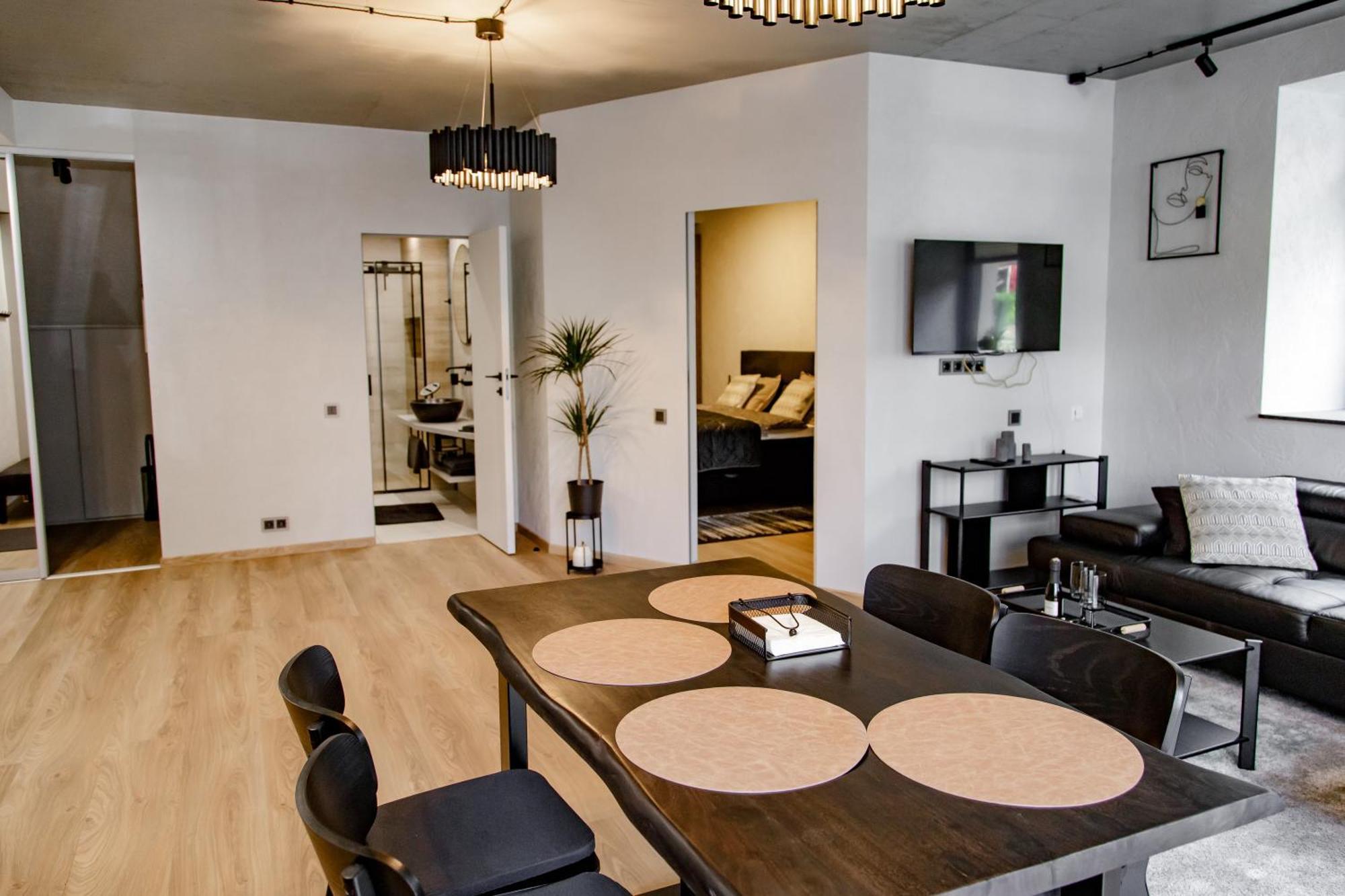 וילנה Hales Old Town Urban Apartments מראה חיצוני תמונה