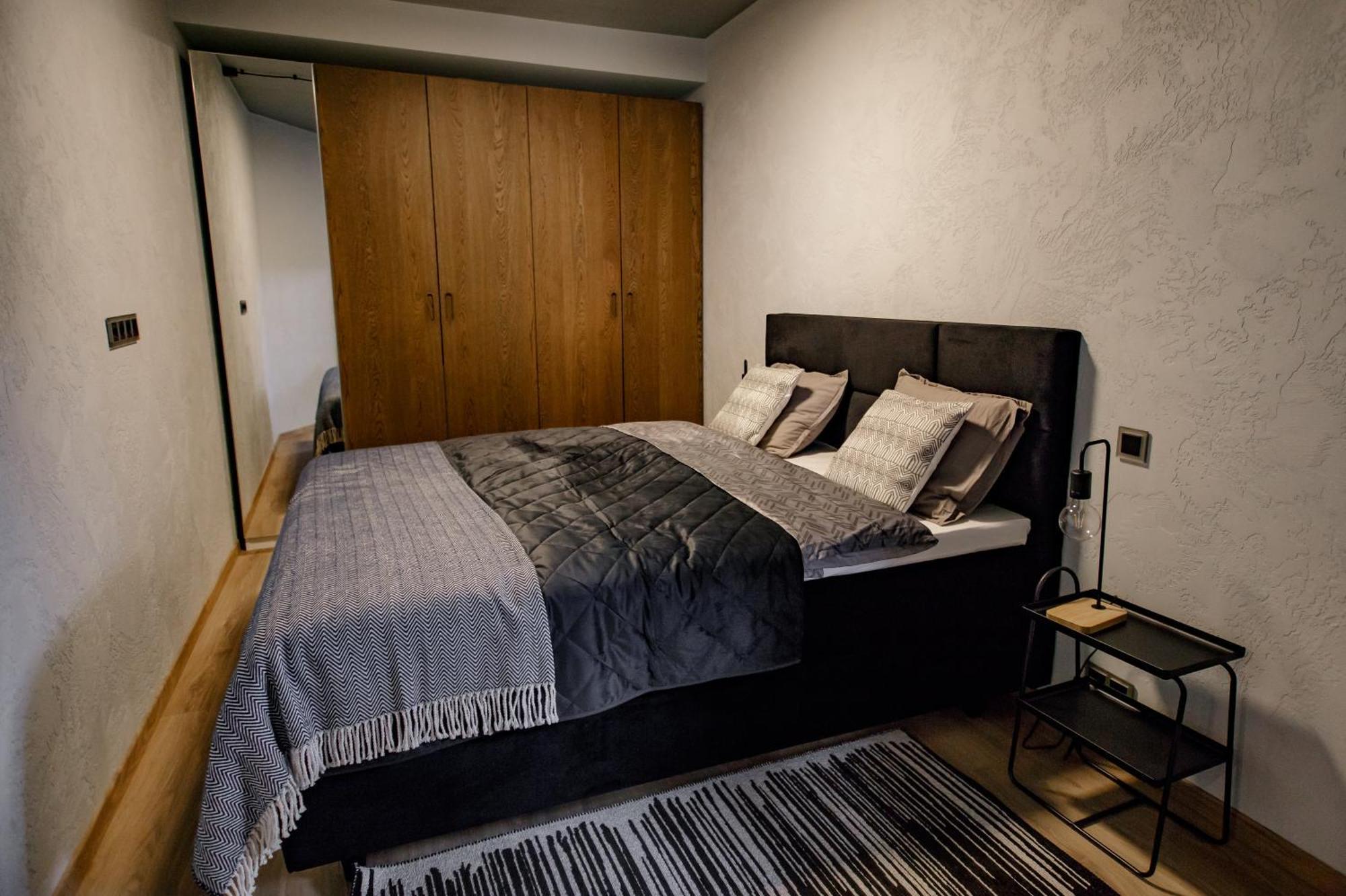 וילנה Hales Old Town Urban Apartments מראה חיצוני תמונה