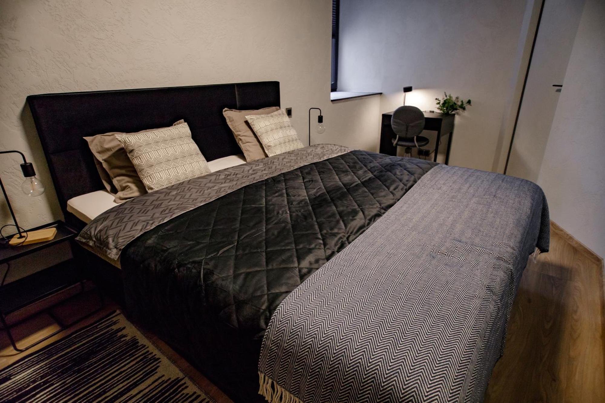 וילנה Hales Old Town Urban Apartments מראה חיצוני תמונה