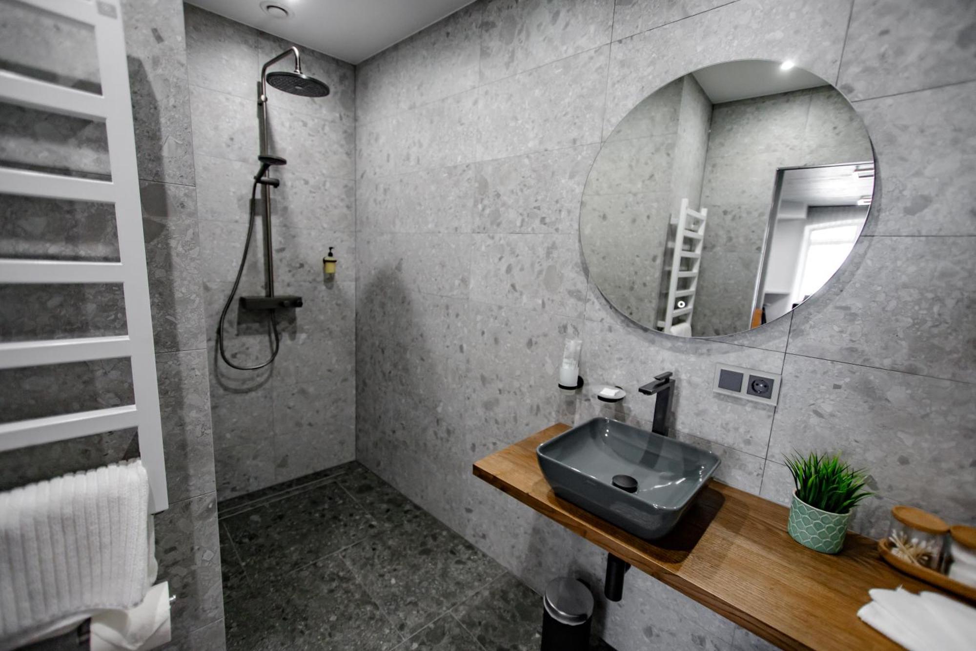 וילנה Hales Old Town Urban Apartments מראה חיצוני תמונה